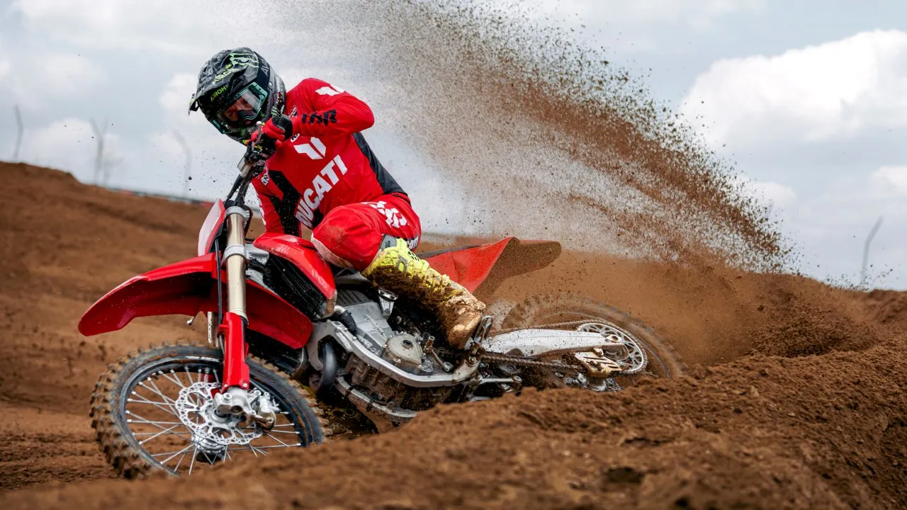 Ducati Desmo450 MX: Intelligente Wartung auf Knopfdruck – Algorithmus ersetzt den starren Serviceplan
