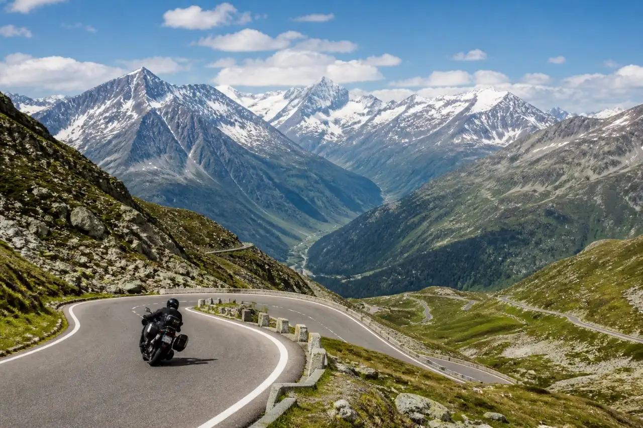 Newchurch Summit 2026: QJ Motor bringt die komplette Modellpalette in die Alpen